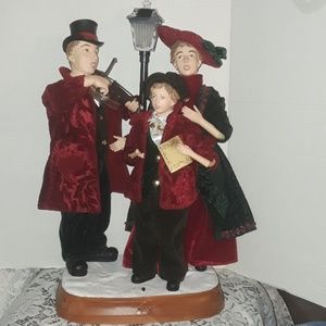 Set of 3 Family Christmas Carolers
